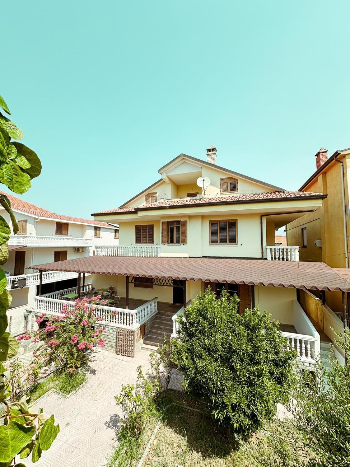 Vizion Hotel Шкодер Экстерьер фото
